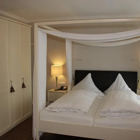 Hirsch 1783 Hotel Landhaus 3*