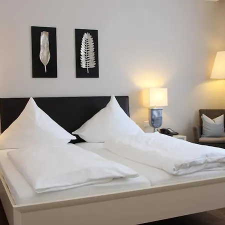 Hotell Hirsch 1783 3*